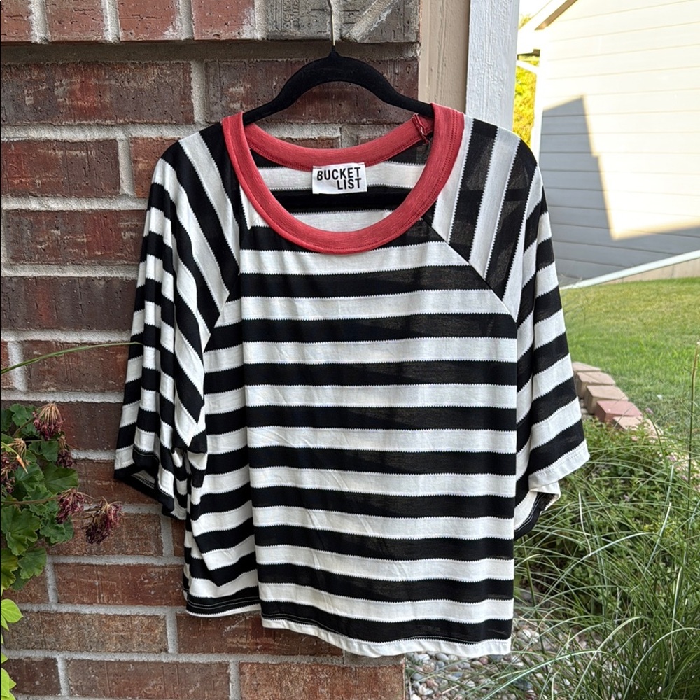 BUCKETLIST Ladies L Monochrome Black & Ivory Striped Tee with Coral Accents